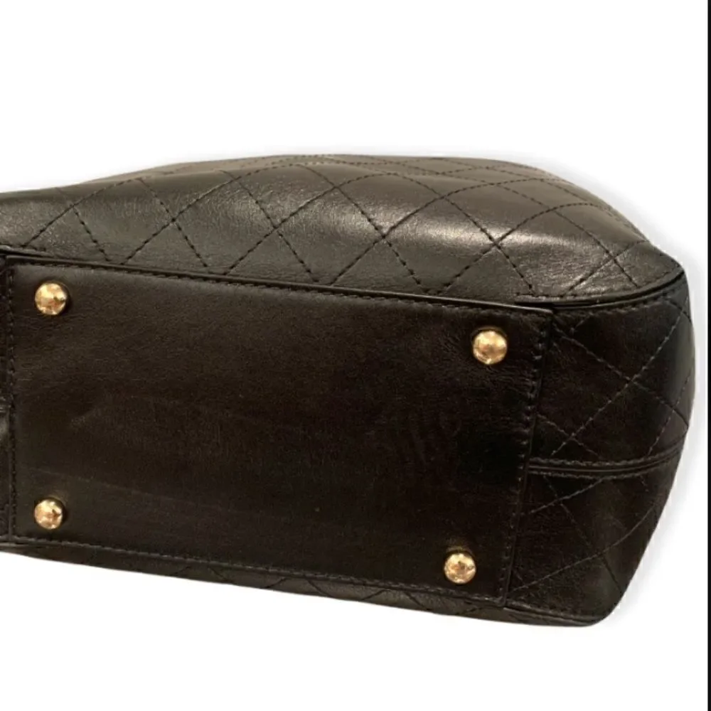 CHANEL Calfskin Stitched Drawstring Bag (Black)